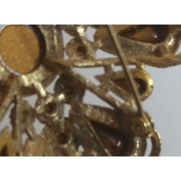 Vintage Sphinx Gripoix Maltese Cross Crystal Gold Plated Signed Brooch - Picture 3 of 6